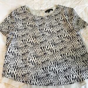 Banana Republic Small Short-Sleeved Black/White Top Capsule Wardrobe Staple